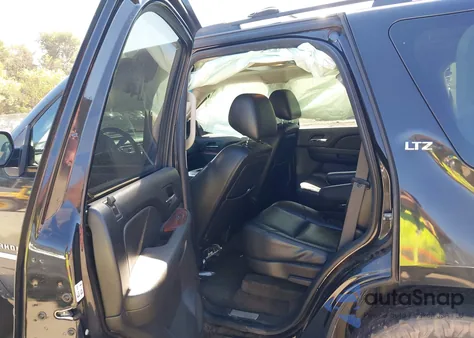 2010 Chevrolet Tahoe Ltz z USA, uszkodzony, nr VIN 1GNUCCE09AR191635